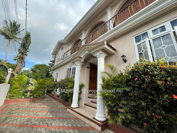 Villa de 6 chambres à vendre – Morcellement Jhuboo, Trou aux Biches