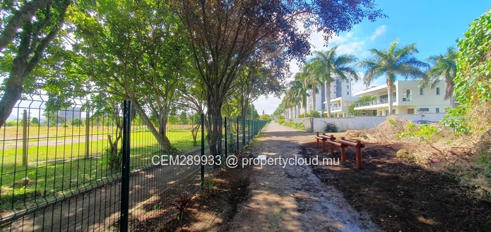 Freehold Residential Land For Sale – Sodnac 