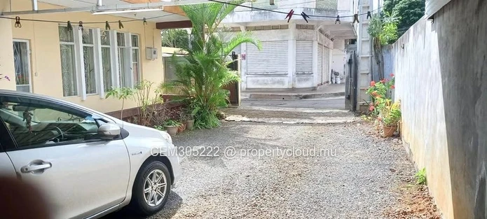 Affordable 5-Bedroom House for Sale in Rose Hill – Excellent Investment Opportunity