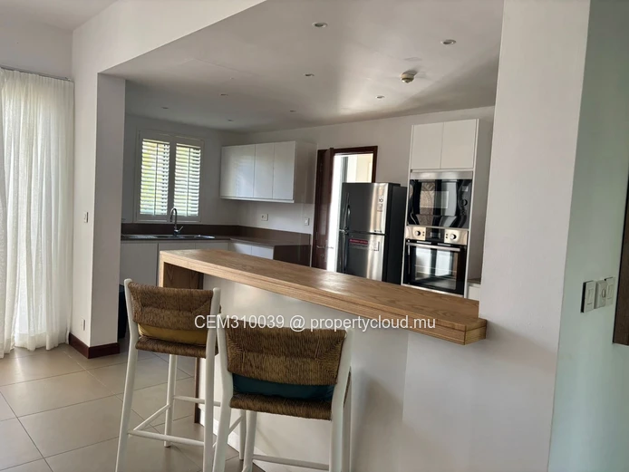 FOR SALE, Elegant Coastal Townhouse | Sea View | Accessible to Foreign Buyers