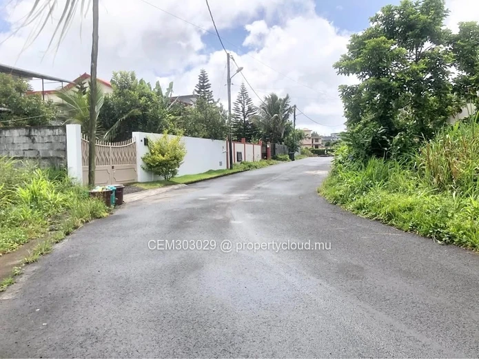 10.19 Perches Residential Land for Sale in Morc Riverland Camp Caval Curepipe
