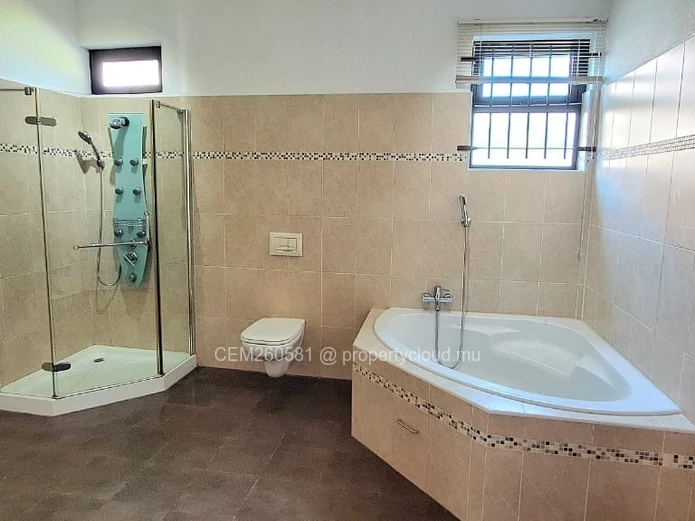 Big Family Villa for sale in Grand-Gaube