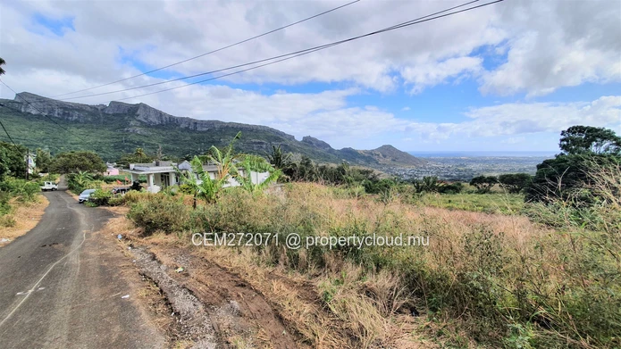 Terrain résidentiel de premier choix à vendre dans la Vallée des Prêtres, Nord - Vue sur la mer et les montagnes !