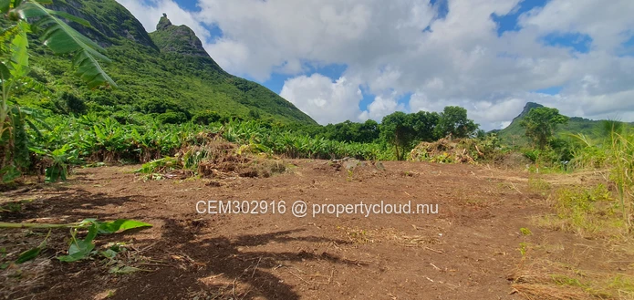 26.29 perches Freehold Residential Land for Sale at La Laura Peter Both