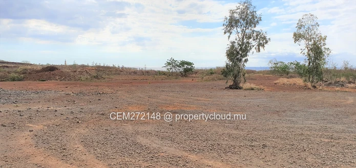  Residential Land for Sale – 100 Perche(s), Albion, West