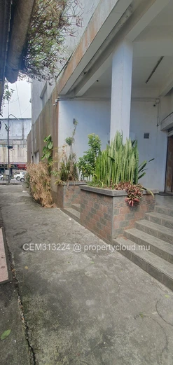 Semi-Furnished Apartment for Sale – Curepipe Town Centre 