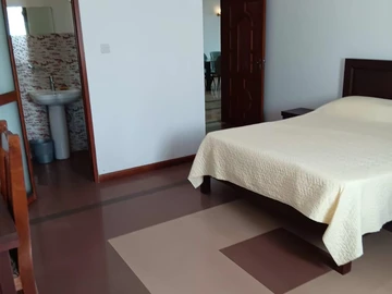 17 Bedroom Hotel