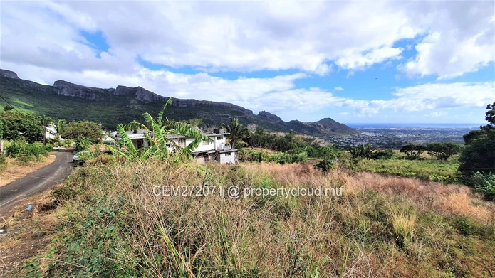 Terrain résidentiel de premier choix à vendre dans la Vallée des Prêtres, Nord - Vue sur la mer et les montagnes !