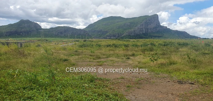 Residential Land for Sale – Lotissement Pierrefonds | 15.28 Perches 