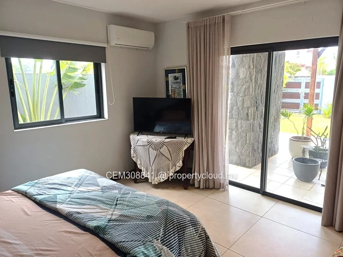 Furnished Studio for Rent – Ebène 