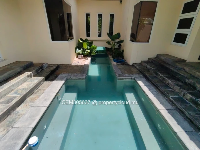 Villa for Sale – Les Multipliants, Petite Rivière Noire 4 Bedrooms 