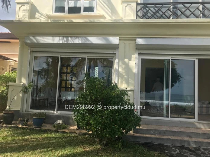 Stunning Beachfront Villa for Sale – Tamarin