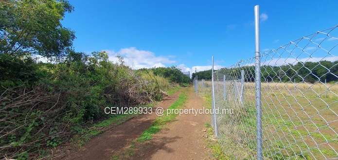 Freehold Residential Land For Sale – Sodnac 