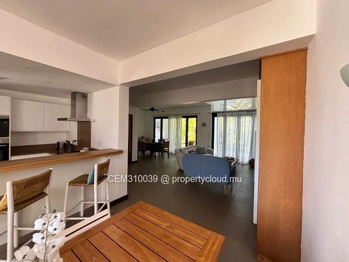 FOR SALE, Elegant Coastal Townhouse | Sea View | Accessible to Foreign Buyers