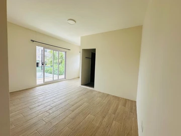 5 Bedroom Villa