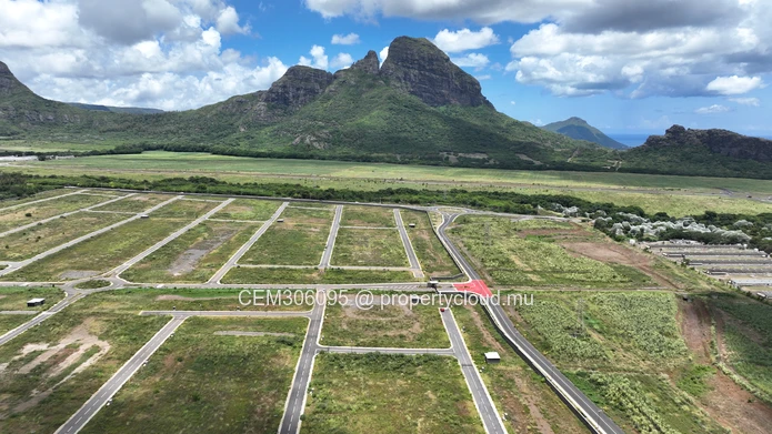 Residential Land for Sale – Lotissement Pierrefonds | 15.28 Perches 