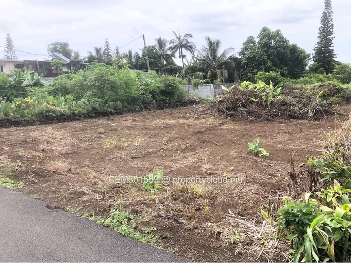 8.29 perches residential land for sale in Rivière du poste