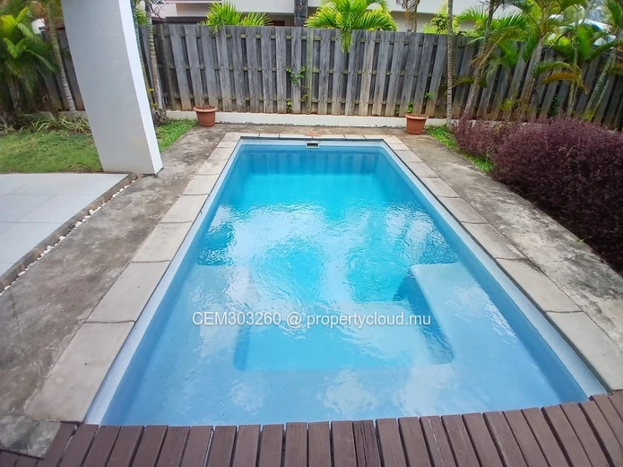 Villa for Sale in Domaine St Louis Pailles
