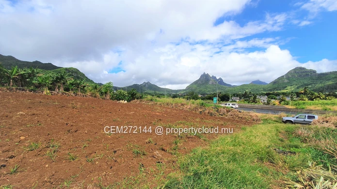 Agricultural Land for Sale – 233 Perche(s), Long Mountain, North