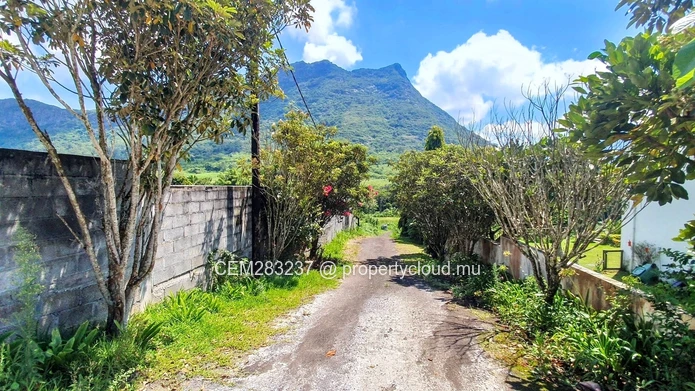 Land For Sale in Chantenay, Moka