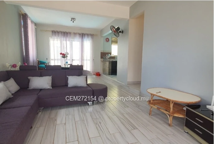 Villa for Sale – 8 Bedrooms, 259 m², Flic en Flac, West