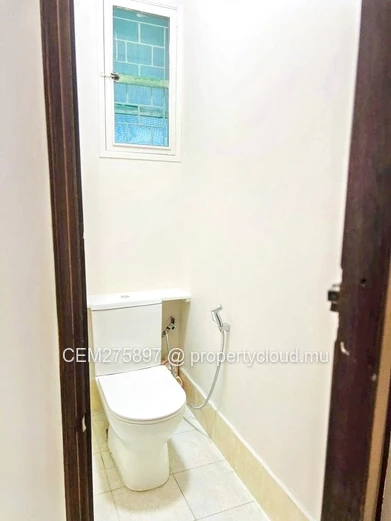 Unfurnished House for Rent in Sodnac – Suitable for Business or Living