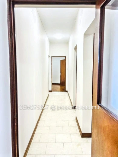 Unfurnished House for Rent in Sodnac – Suitable for Business or Living