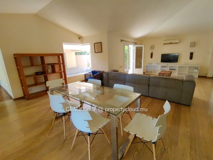 Villa for Sale – Les Multipliants, Petite Rivière Noire 4 Bedrooms 