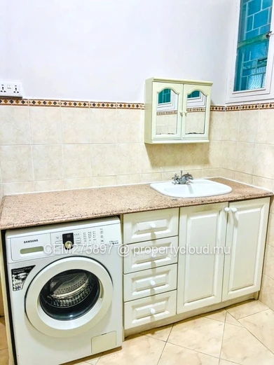 Unfurnished House for Rent in Sodnac – Suitable for Business or Living
