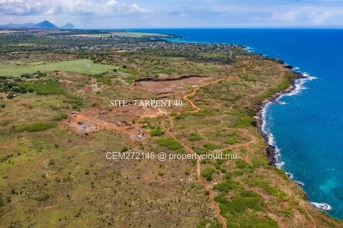  Residential Land for Sale – 100 Perche(s), Albion, West