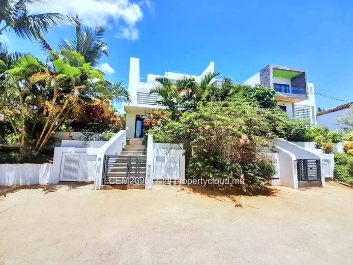 Prestigious Beachfront  Apartment for Sale in Azuri, Roche Noires