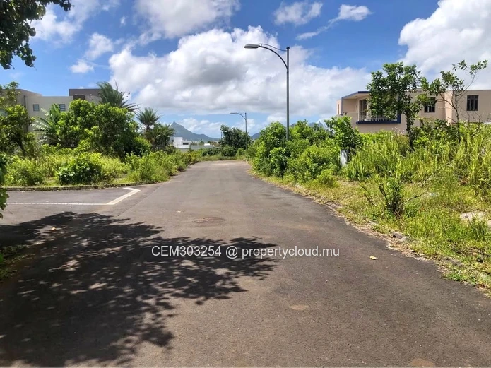 12.28 perches Residential Land for Sale in Aurea Bois d’Ebene, côte d’or