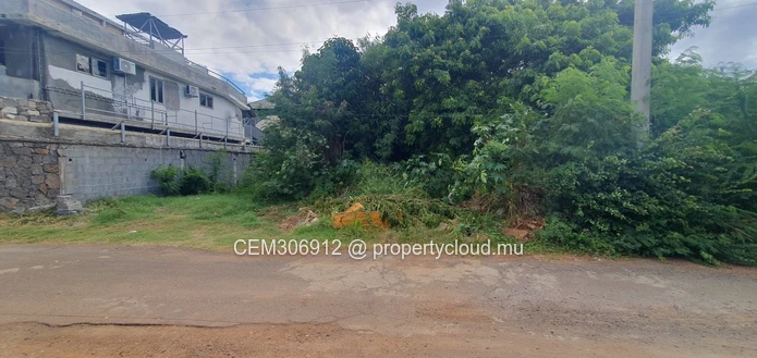 Land for Sale – Albion | 9.49 perches | Walking Distance to the Beach