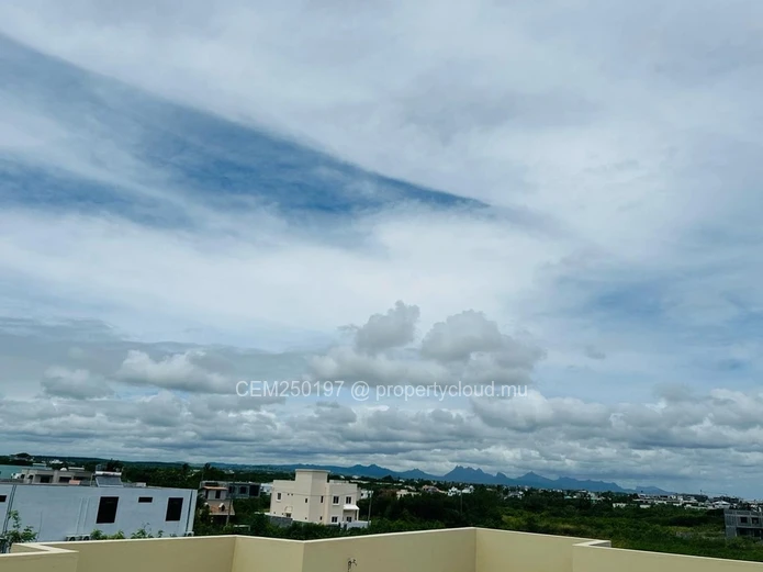 New villa with swimming pool for sale in Pereybere