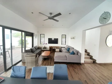 5 Bedroom Villa