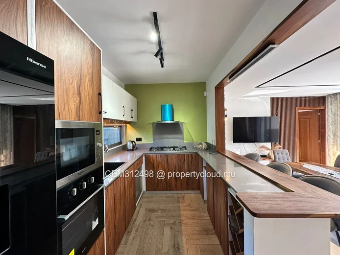 Exceptional Contemporary  4-bedroom Villa for sale in Grand-Baie — Vingt-Pieds