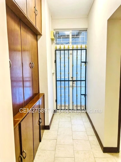 Unfurnished House for Rent in Sodnac – Suitable for Business or Living