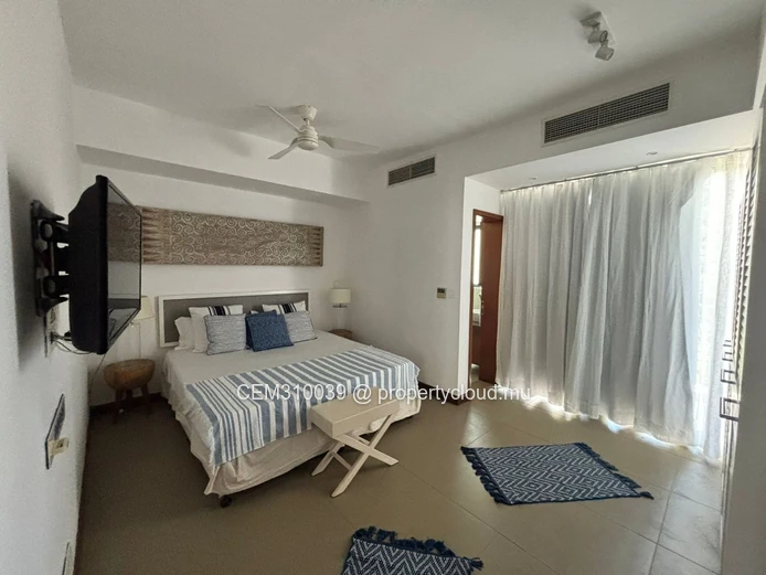 FOR SALE, Elegant Coastal Townhouse | Sea View | Accessible to Foreign Buyers