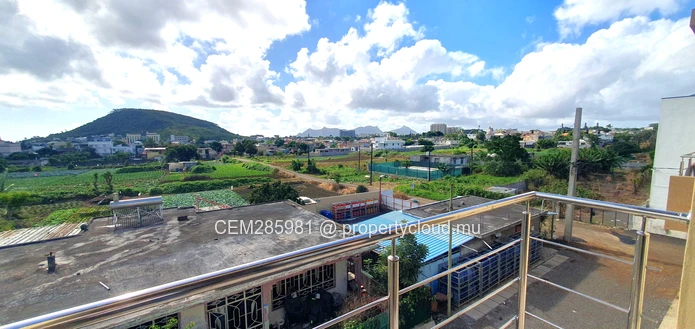 Modern 1-Bedroom Apartment With Scenic View In Vacoas-Carreau Laliane