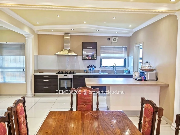 Elegant 3-Bedroom Apartment with Sea & Mountain View’s For Rent in Phoenix