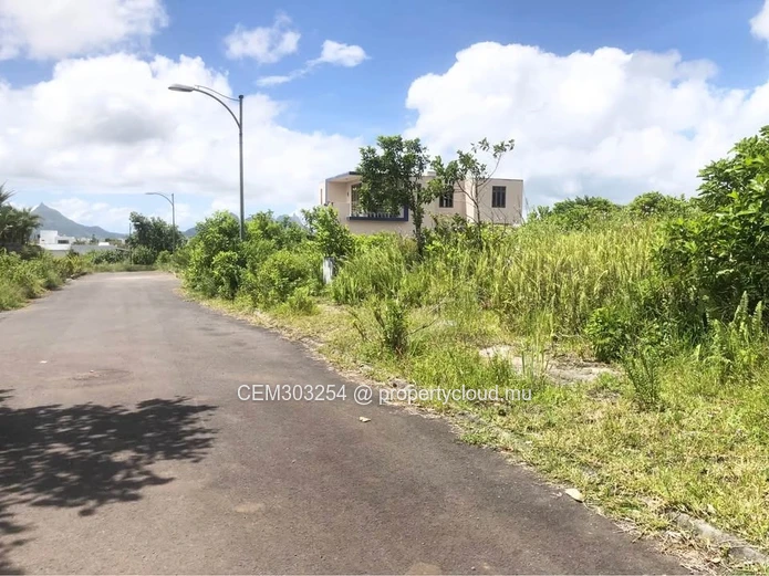 12.28 perches Residential Land for Sale in Aurea Bois d’Ebene, côte d’or