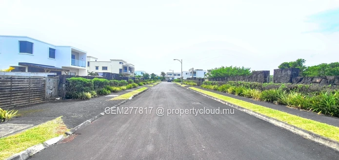 Land for sale in the gated morcellement of Aurea-Bois de Natte