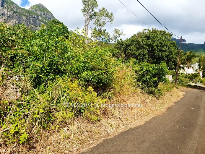 Terrain résidentiel de premier choix à vendre dans la Vallée des Prêtres, Nord - Vue sur la mer et les montagnes !