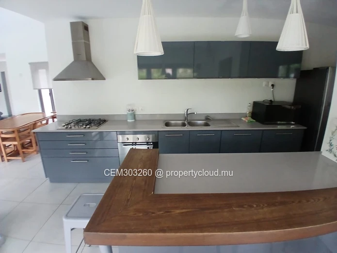 Villa for Sale in Domaine St Louis Pailles
