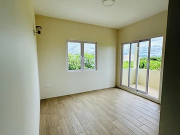 5 Bedroom Villa