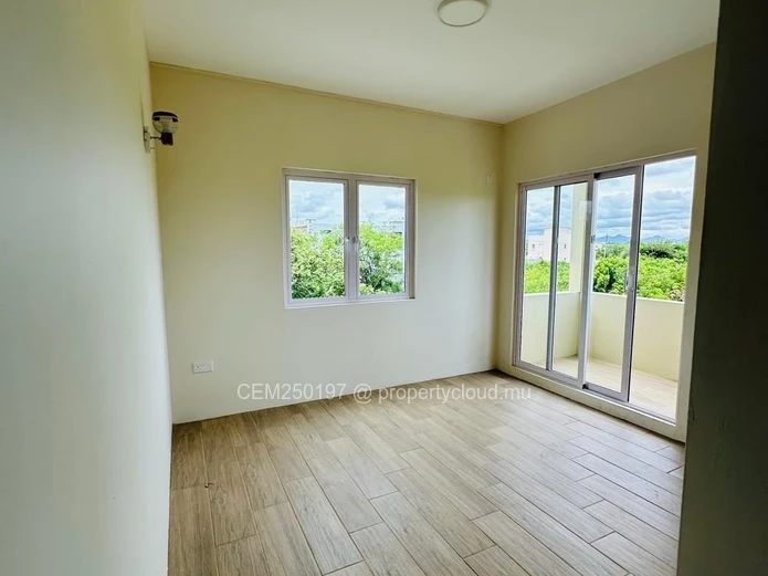 New villa with swimming pool for sale in Pereybere