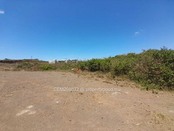 2 arpents agricultural land for sale in Grand Gaube