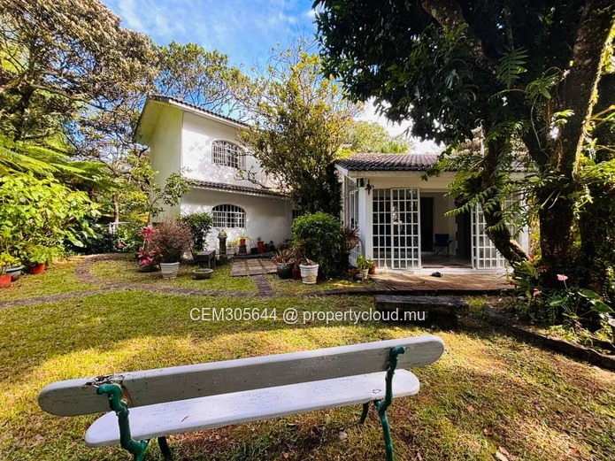 Forest Side, Curepipe — Propriété Tropicale Rare