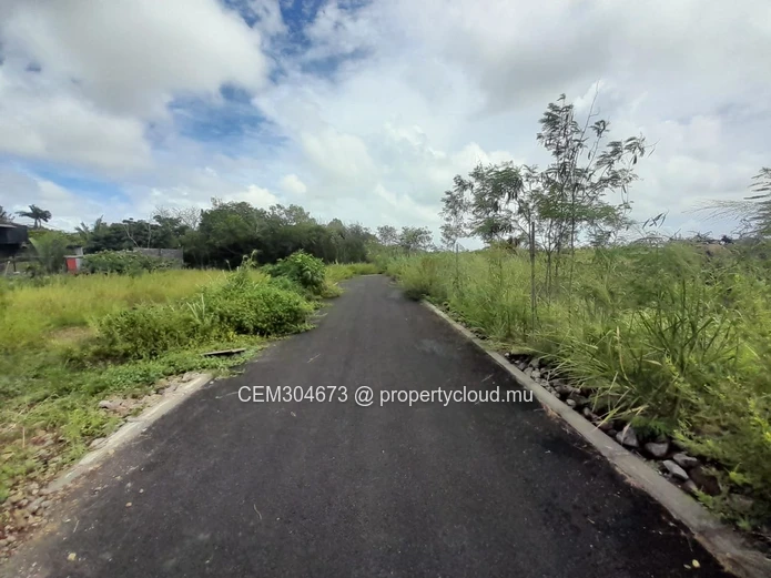 Land for Sale in St François, Calodyne – 7 Perches 