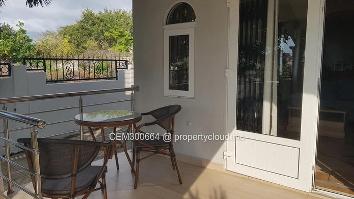  Furnished ground-floor apartment for rent – Trou aux Biches